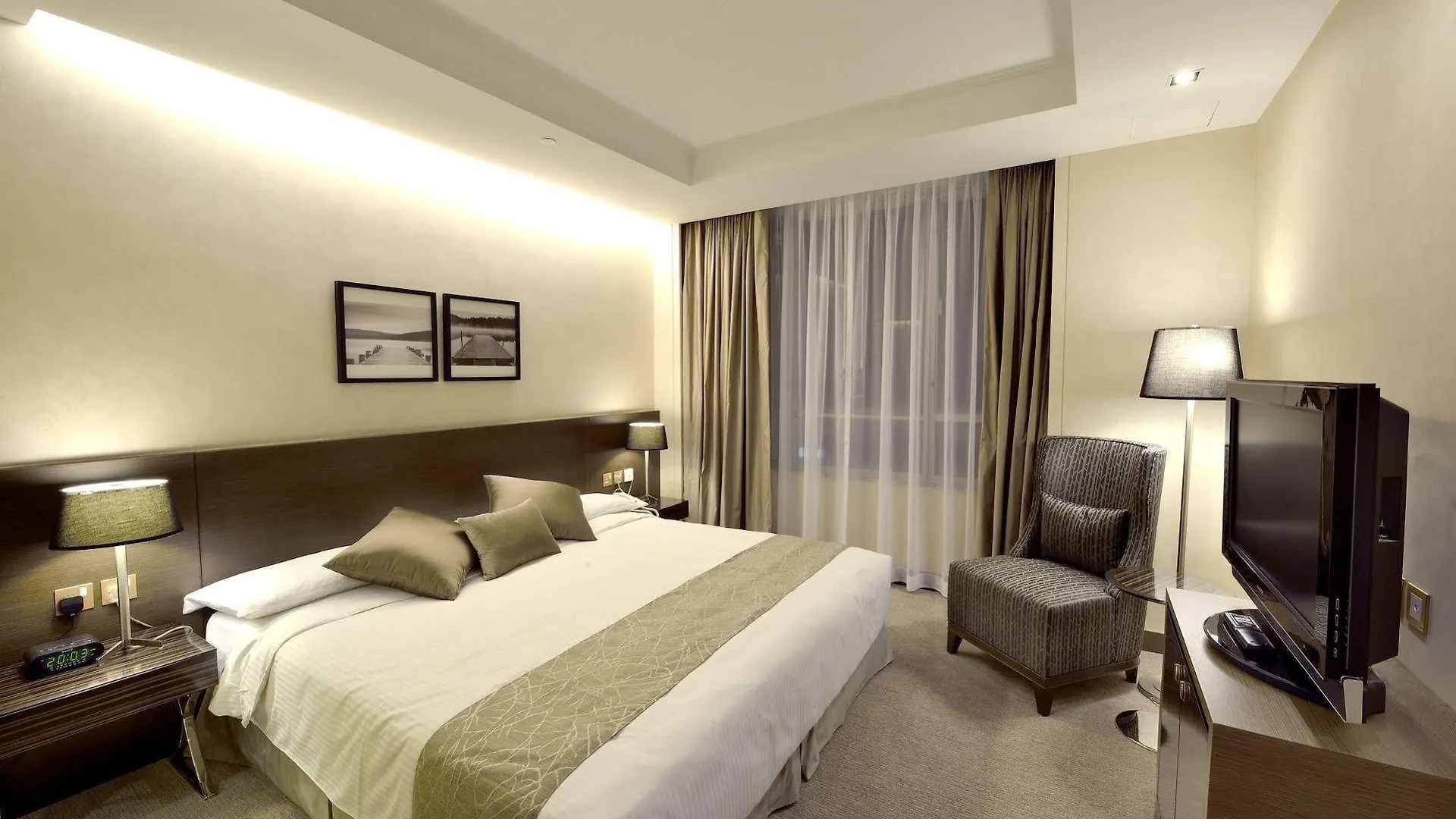 The Salisbury - Ymca Of Hong Kong Hotel 4*,  China